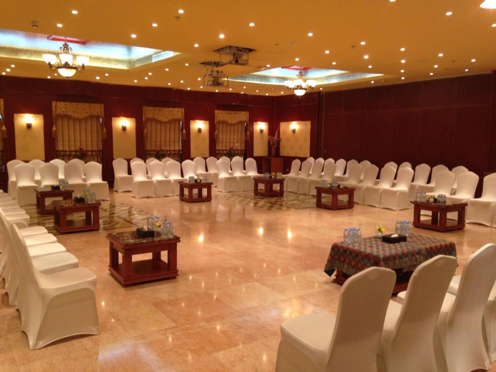 Royal Concorde Hotel & Suite Dubai Exterior photo