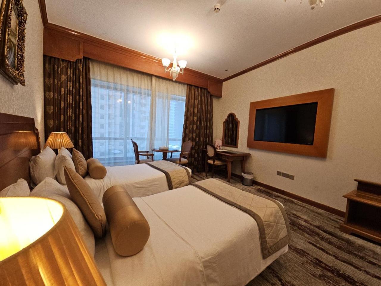 Royal Concorde Hotel & Suite Dubai Exterior photo